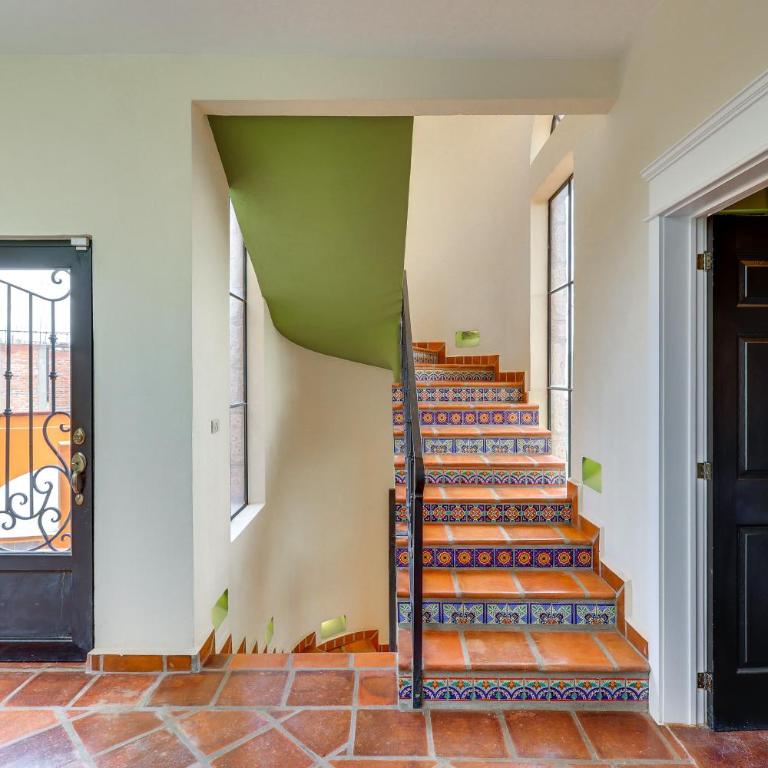 Villa Near Parroquia de San Miguel Arcángel! - Ferienhaus - 15
