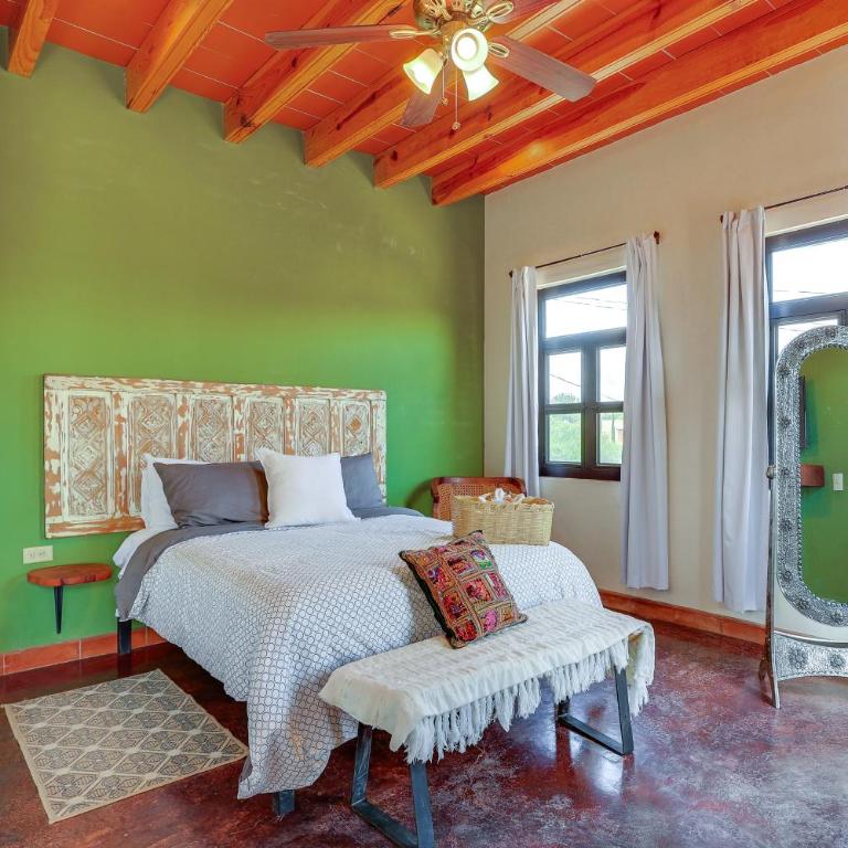 Villa Near Parroquia de San Miguel Arcángel! - Ferienhaus - 21