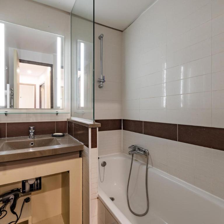 Résidence le Village de Cap Esterel - maeva Home - Appartement 1 chambre 1 coin cabine 7 personnes avec terrasse et parking MAE-9083 - Apartamento - 11