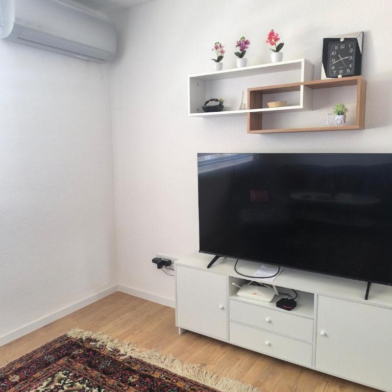 Sarajevo Modern Duplex Home - Apartman sa 3 Spavaće Sobe i Balkonom - 4
