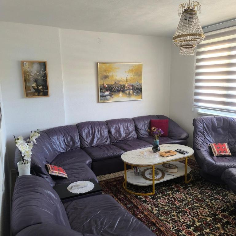 Sarajevo Modern Duplex Home - Apartman sa 3 Spavaće Sobe i Balkonom - 1