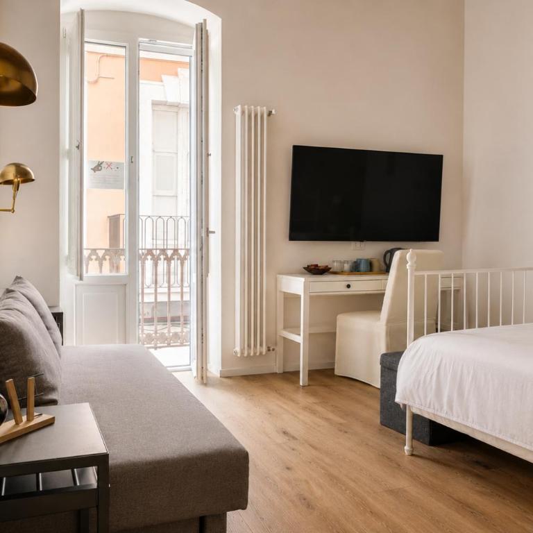 Bari LandLord 8 - Una Finestra sulla Cattedrale - Suite con Vista Città - 12