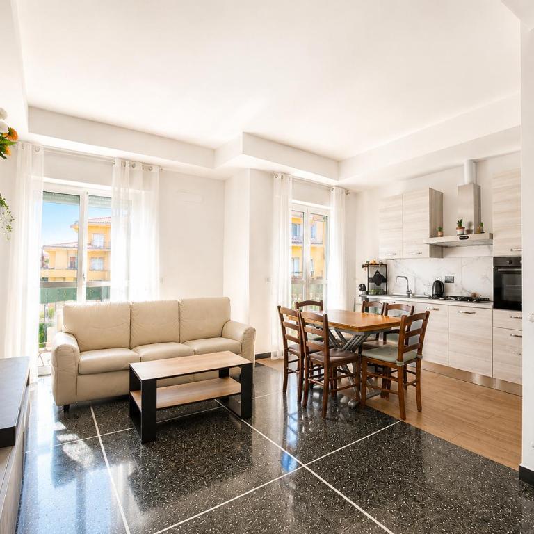3 Bedrooms, Balcony 10 min Historic Center - Appartamento con 3 Camere da Letto - 10