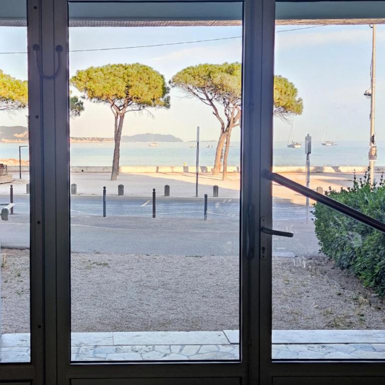 Appartement sur la grande plage de La Ciotat, calme, climatisé, avec garage privé - Apartamento de 2 dormitorios - 4