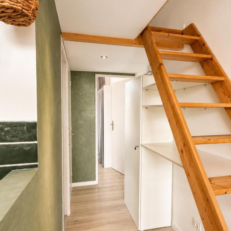 Appartement rénové rare au centre du village CAP ESTEREL chambre séparée -piscines et parking - Two-Bedroom Apartment - 17