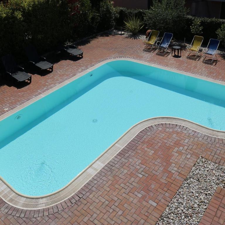 Holiday apartment near the lake, shared swimming pool - Three-Bedroom Vacation Home - 16