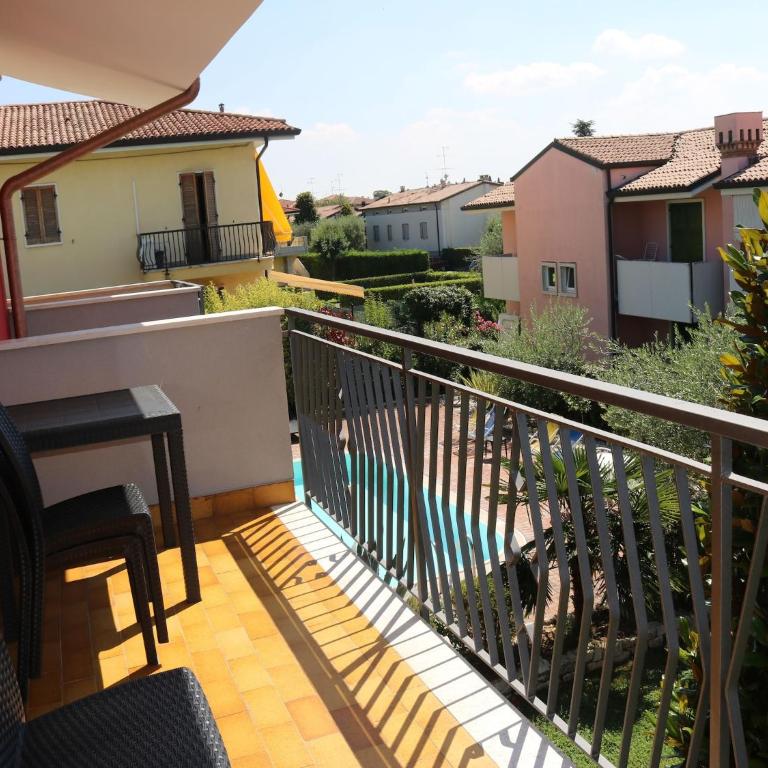Holiday apartment near the lake, shared swimming pool - Three-Bedroom Vacation Home - 17