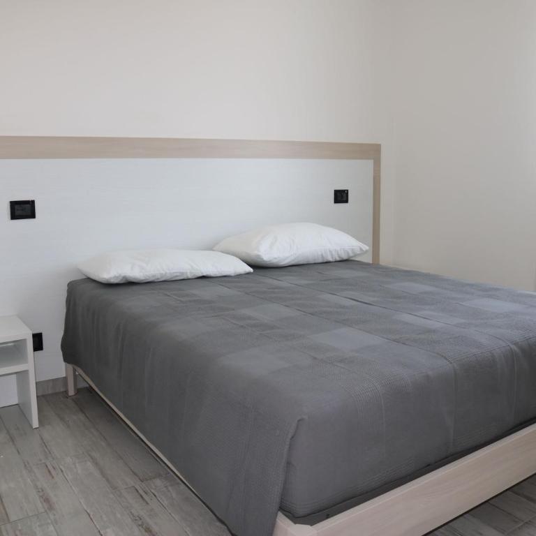 Holiday apartment near the lake, shared swimming pool - Three-Bedroom Vacation Home - 23