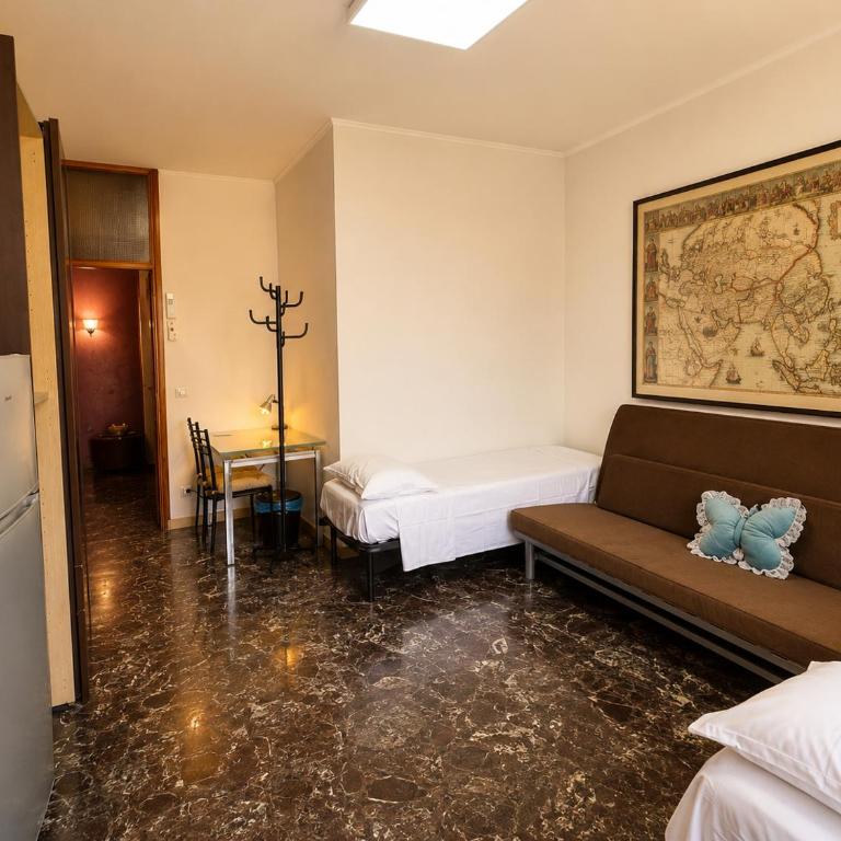 INDULGEO Home Barana - Camera Tripla con Bagno in Comune - 3