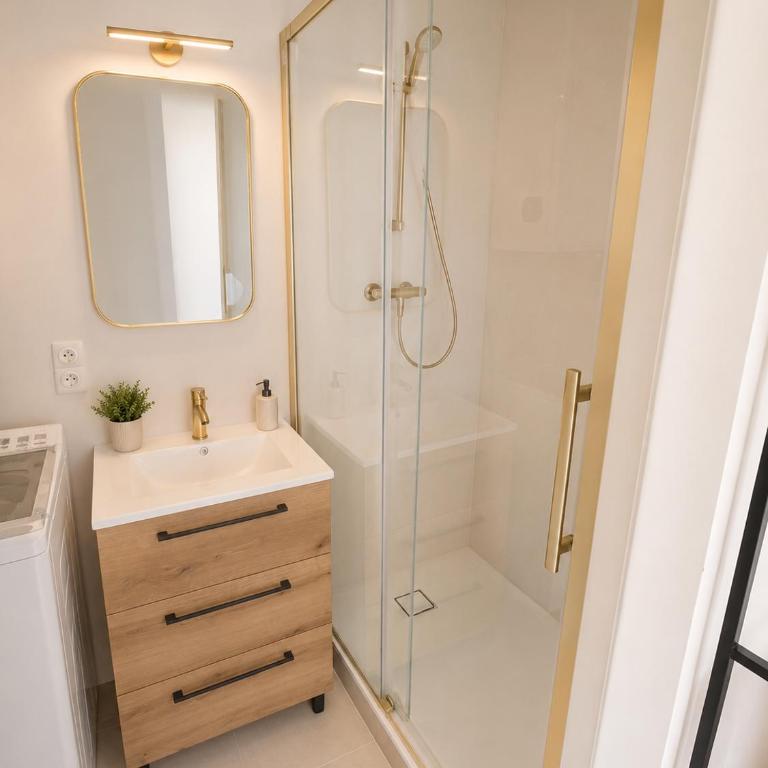 Écrin Prestige, T2, 4P, AC, Cœur du Vieil Antibes - Apartamento de 1 dormitorio - 4