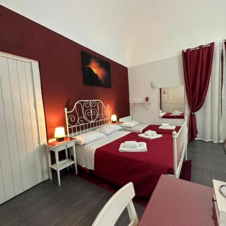 Catania city center appartaments - Triple Room with Private Bathroom - 4