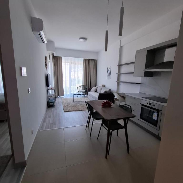 PMTR Residence - One-Bedroom Apartment - 2