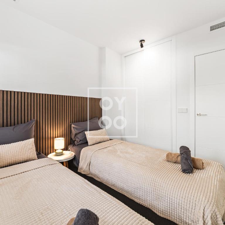 Pilar Sunplace Deluxe, groundfloor resort apt with pool and garden view, by OYOOSTAYS - Apartment mit 2 Schlafzimmern und Gartenblick - 50