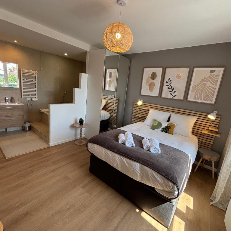 Maison L'Escale, proche des bords de Loire, 6 chambres avec sdb privée, jardin & terrasse - Maison 6 Chambres - 26