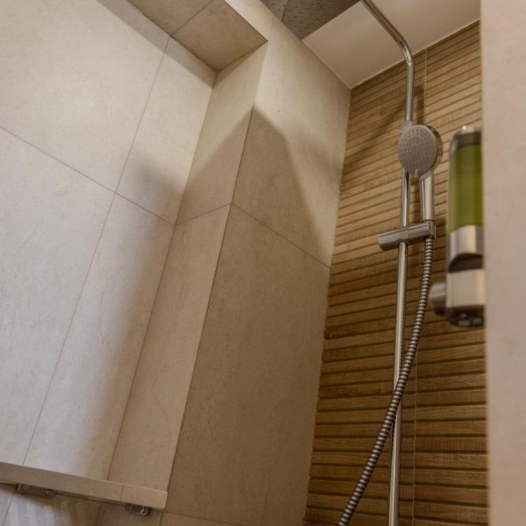 Maison L'Escale, proche des bords de Loire, 6 chambres avec sdb privée, jardin & terrasse - Maison 6 Chambres - 17
