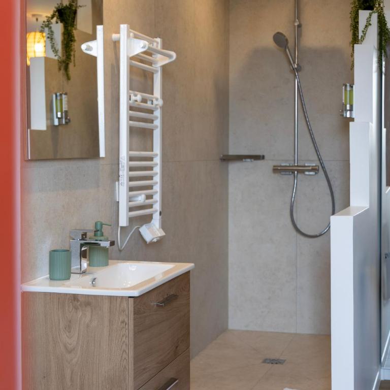 Maison L'Escale, proche des bords de Loire, 6 chambres avec sdb privée, jardin & terrasse - Maison 6 Chambres - 4