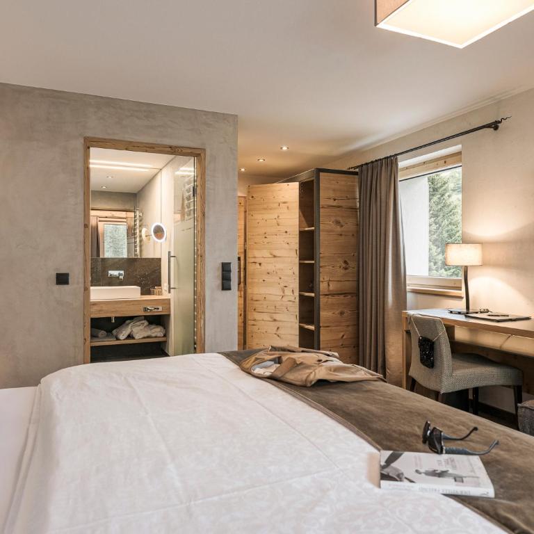 Hotel Bergkristall Zillertal - Adults Only - Doppelzimmer Panorama - 3