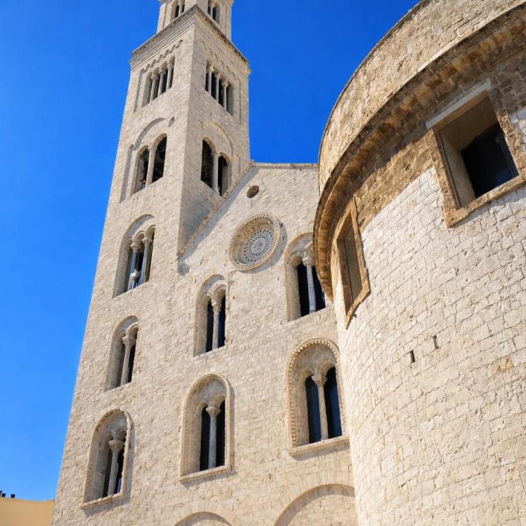 Bari LandLord 8 - Una Finestra sulla Cattedrale - Camera Singola Ampia - 2