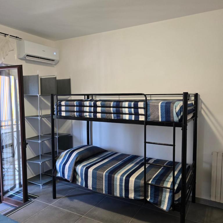 Gli Amici della Puglia 2 - Camera Familiare con Terrazza - 14