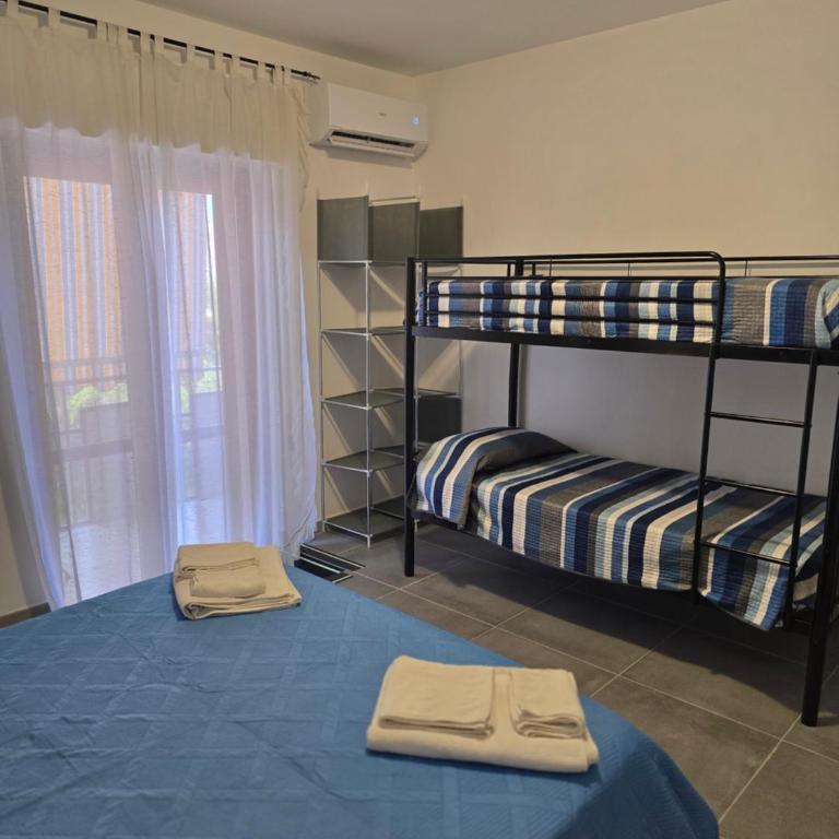 Gli Amici della Puglia 2 - Camera Familiare con Terrazza - 11