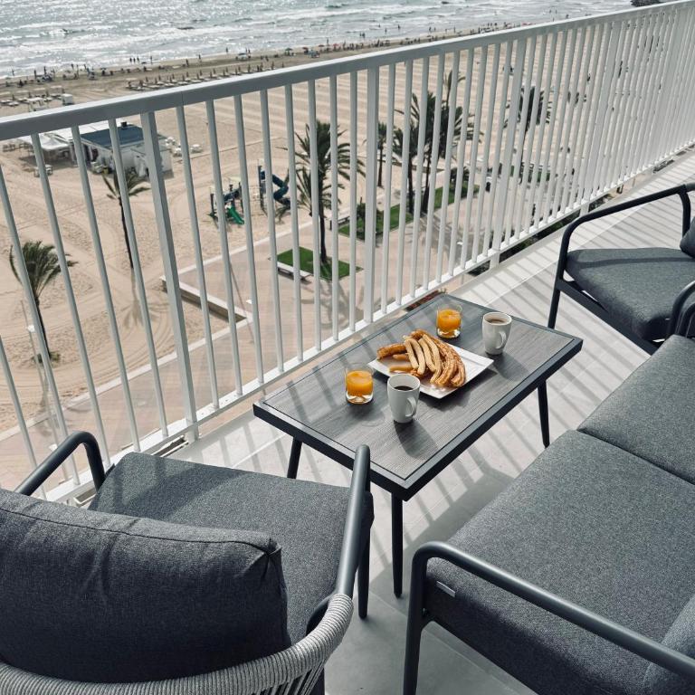 Espléndido apartamento frente al mar - Sólo familias - Beautiful seafront apartment - Apartamento de 3 dormitorios - 18