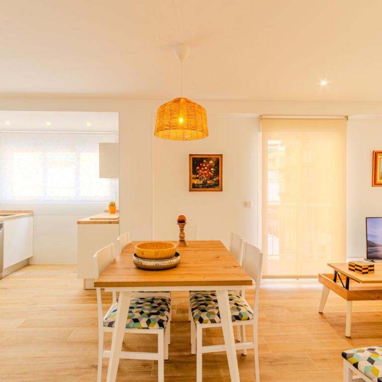 Downtown apartment a short walk from the beach by Domidai - Apartment mit 3 Schlafzimmern - 1