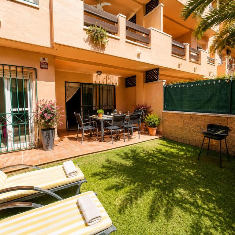 Marbella Dunas de Cabopino 2BR Apartment with private garden, swimingpool and parking - Magnolia Properties - Apartamento de 2 dormitorios con terraza - 1
