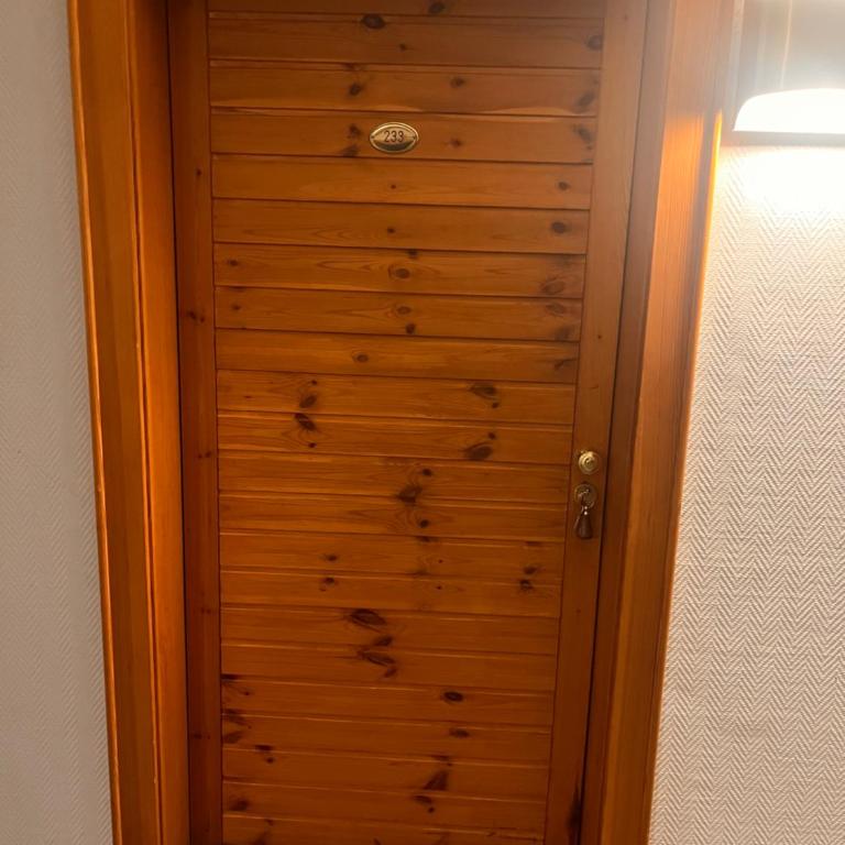 großes Doppelzimmer in Hotel im Herzen von Inzell - Apartment mit 1 Schlafzimmer - 1