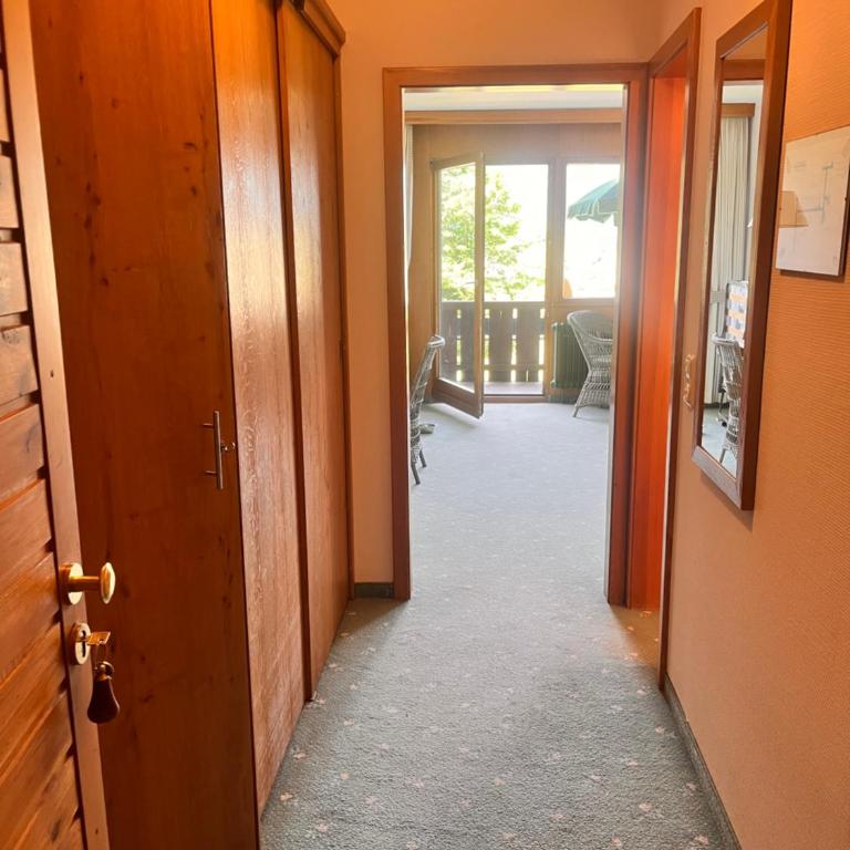 großes Doppelzimmer in Hotel im Herzen von Inzell - Apartment mit 1 Schlafzimmer - 6