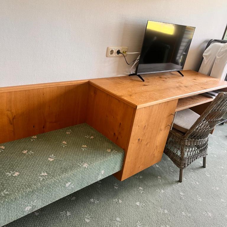 großes Doppelzimmer in Hotel im Herzen von Inzell - Apartment mit 1 Schlafzimmer - 9