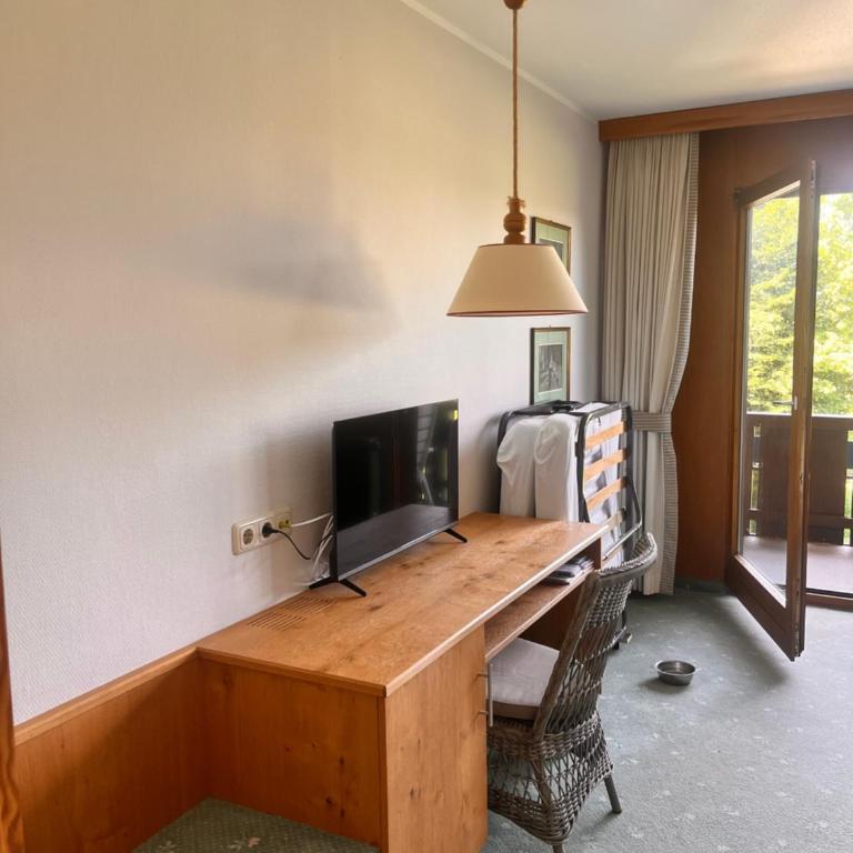 großes Doppelzimmer in Hotel im Herzen von Inzell - Apartment mit 1 Schlafzimmer - 10