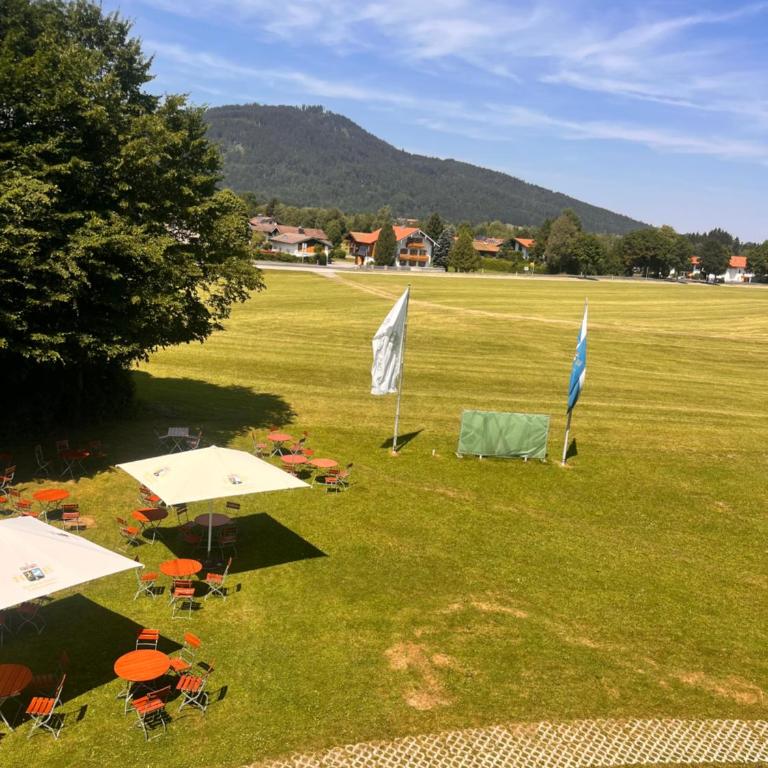 großes Doppelzimmer in Hotel im Herzen von Inzell - Apartment mit 1 Schlafzimmer - 12