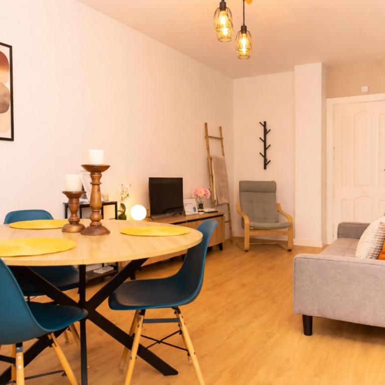 Centro de Cazorla, balcón con vistas - Apartamento de 1 dormitorio - 2