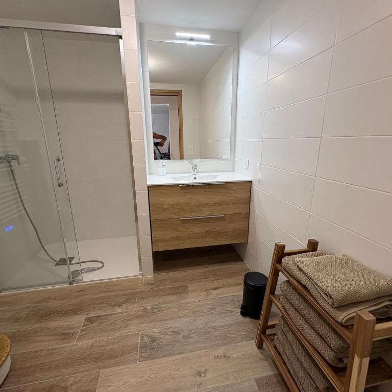 T3 moderne 6 pers, terrasse, vue lac, parking - Apartment mit 2 Schlafzimmern und Terrasse - 19