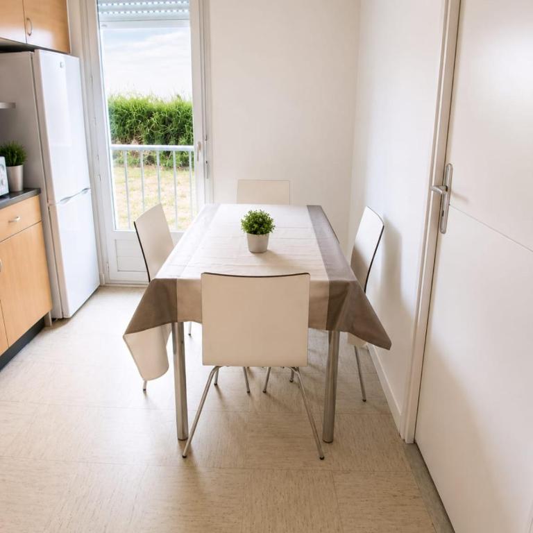 Apartment with balcony near beach & center - Apartment - 8