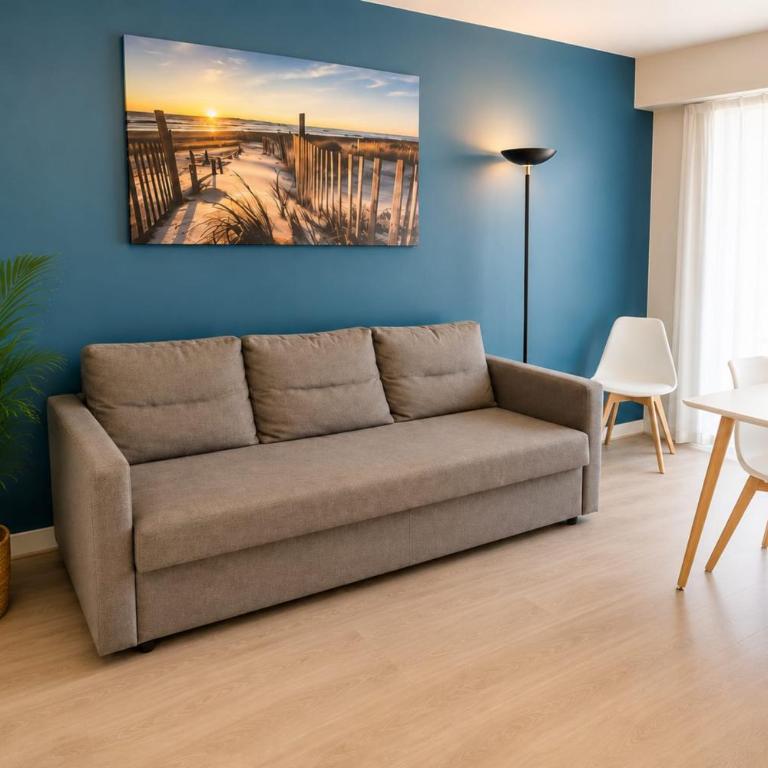 Apartment with balcony near beach & center - Apartment - 2