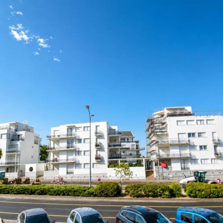 Apartment with balcony near beach & center - Apartment - 10