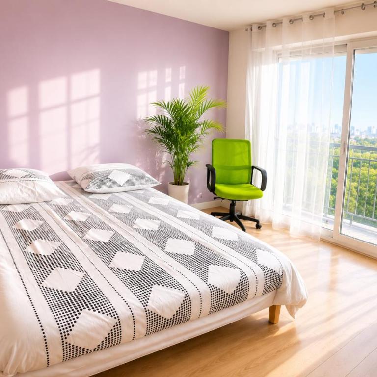 Apartment with balcony near beach & center - Apartment - 5