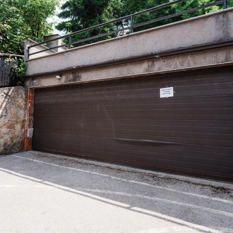 Warm Getaway 1BR APT w Balcony Free Garage Prkng - Apartman sa 1 Spavaćom Sobom - 17