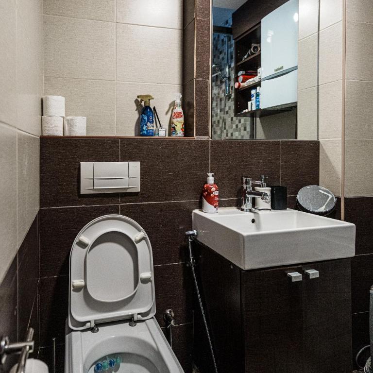 Warm Getaway 1BR APT w Balcony Free Garage Prkng - Apartman sa 1 Spavaćom Sobom - 13