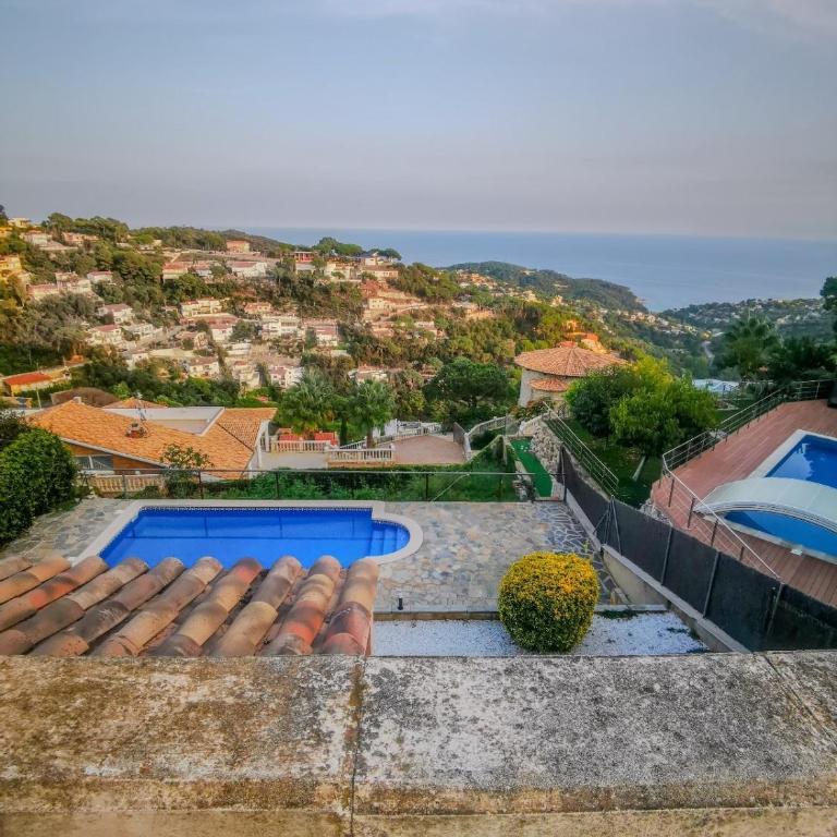 House with Swimming pool Beach Stunning Sea View - Four-Bedroom House - 1