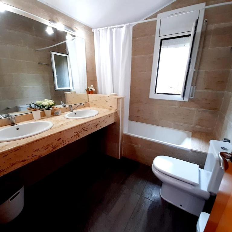 House with Swimming pool Beach Stunning Sea View - Four-Bedroom House - 22