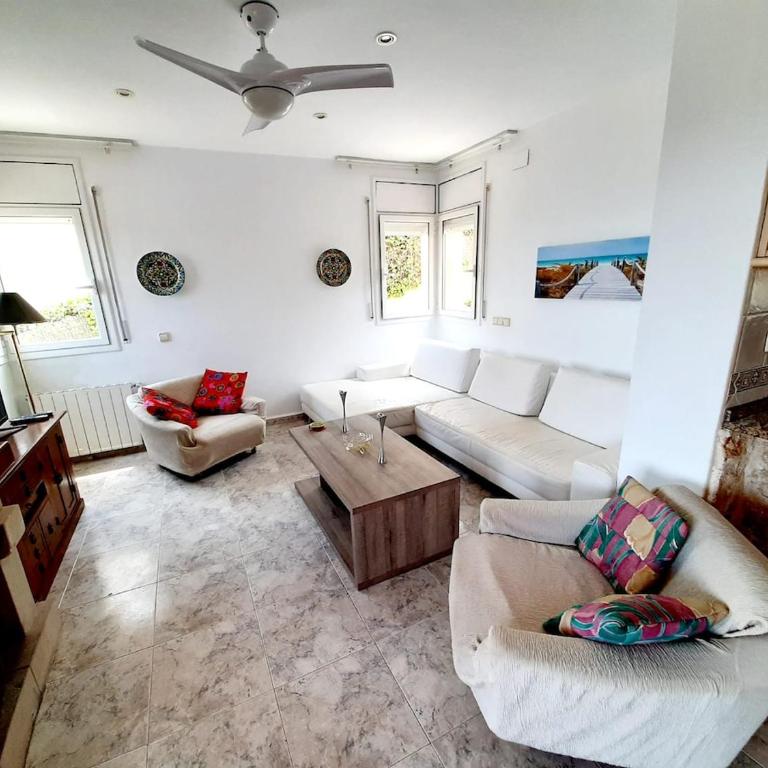 House with Swimming pool Beach Stunning Sea View - Four-Bedroom House - 7
