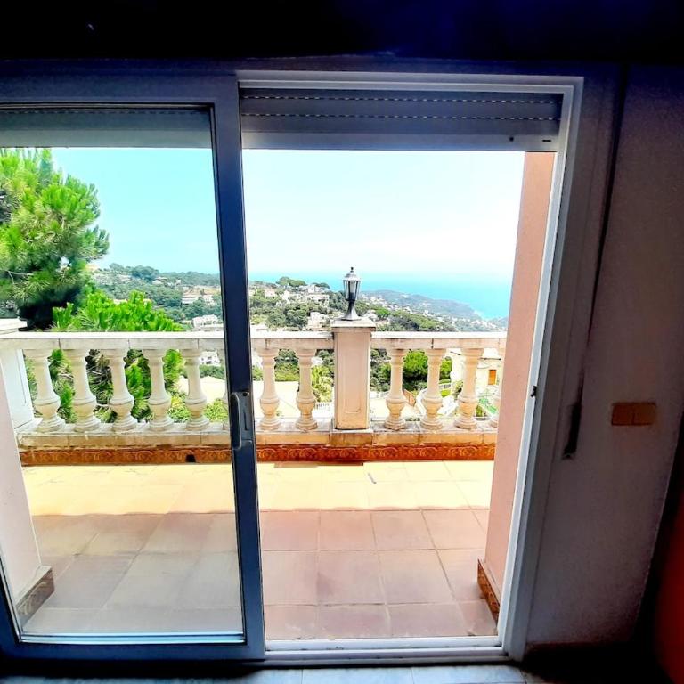 House with Swimming pool Beach Stunning Sea View - Four-Bedroom House - 14