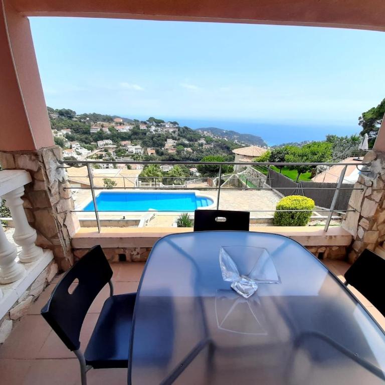 House with Swimming pool Beach Stunning Sea View - Four-Bedroom House - 3