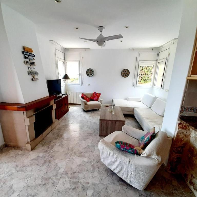 House with Swimming pool Beach Stunning Sea View - Four-Bedroom House - 4