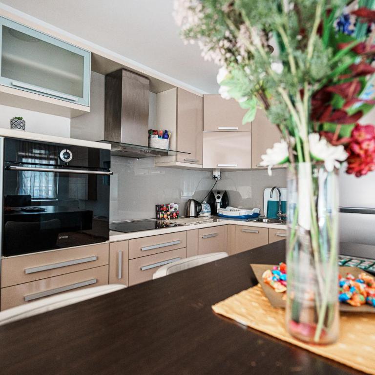 Warm Getaway 1BR APT w Balcony Free Garage Prkng - Apartman sa 1 Spavaćom Sobom - 6