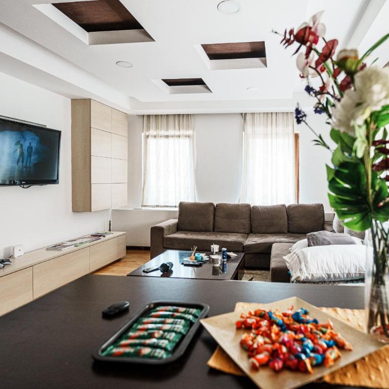 Warm Getaway 1BR APT w Balcony Free Garage Prkng - Apartman sa 1 Spavaćom Sobom - 1