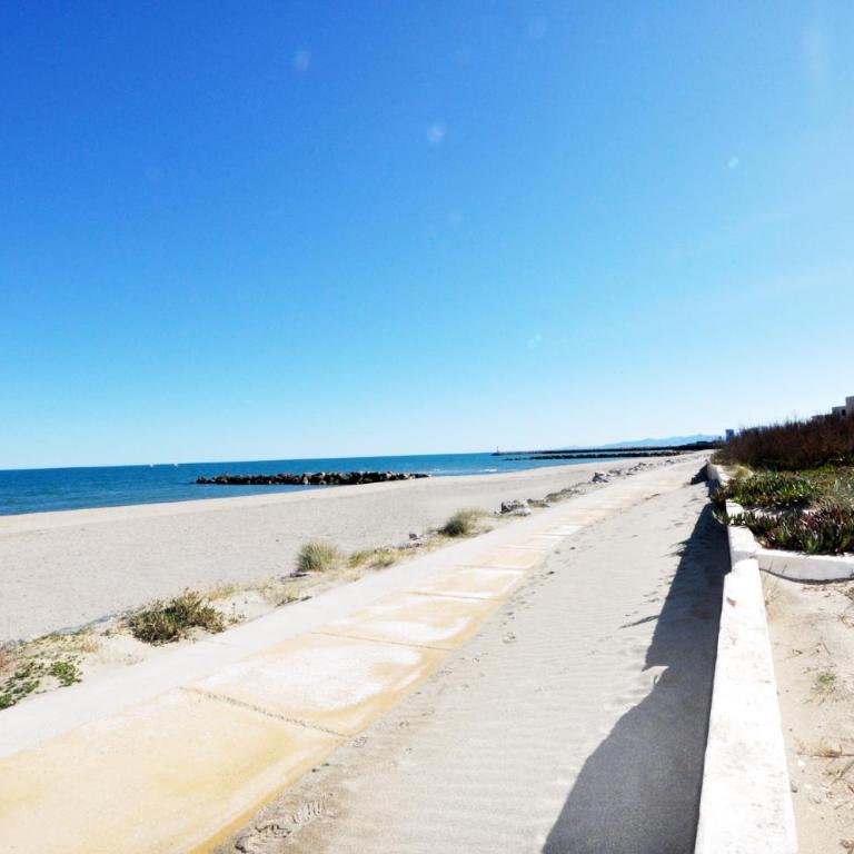 Cosy Catalan apartment, AC, walk to beach and shops - Two-Bedroom Apartment - 4