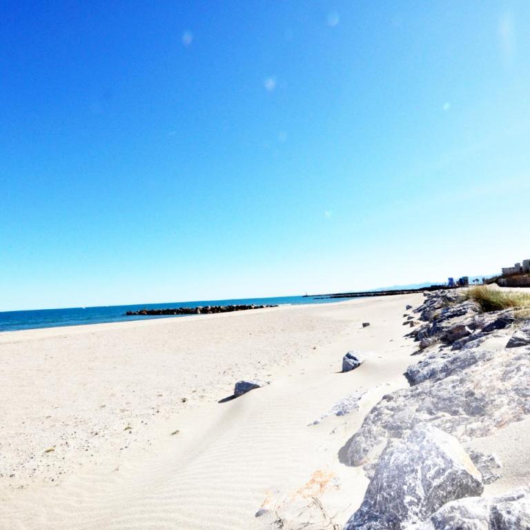 Cosy Catalan apartment, AC, walk to beach and shops - Two-Bedroom Apartment - 23
